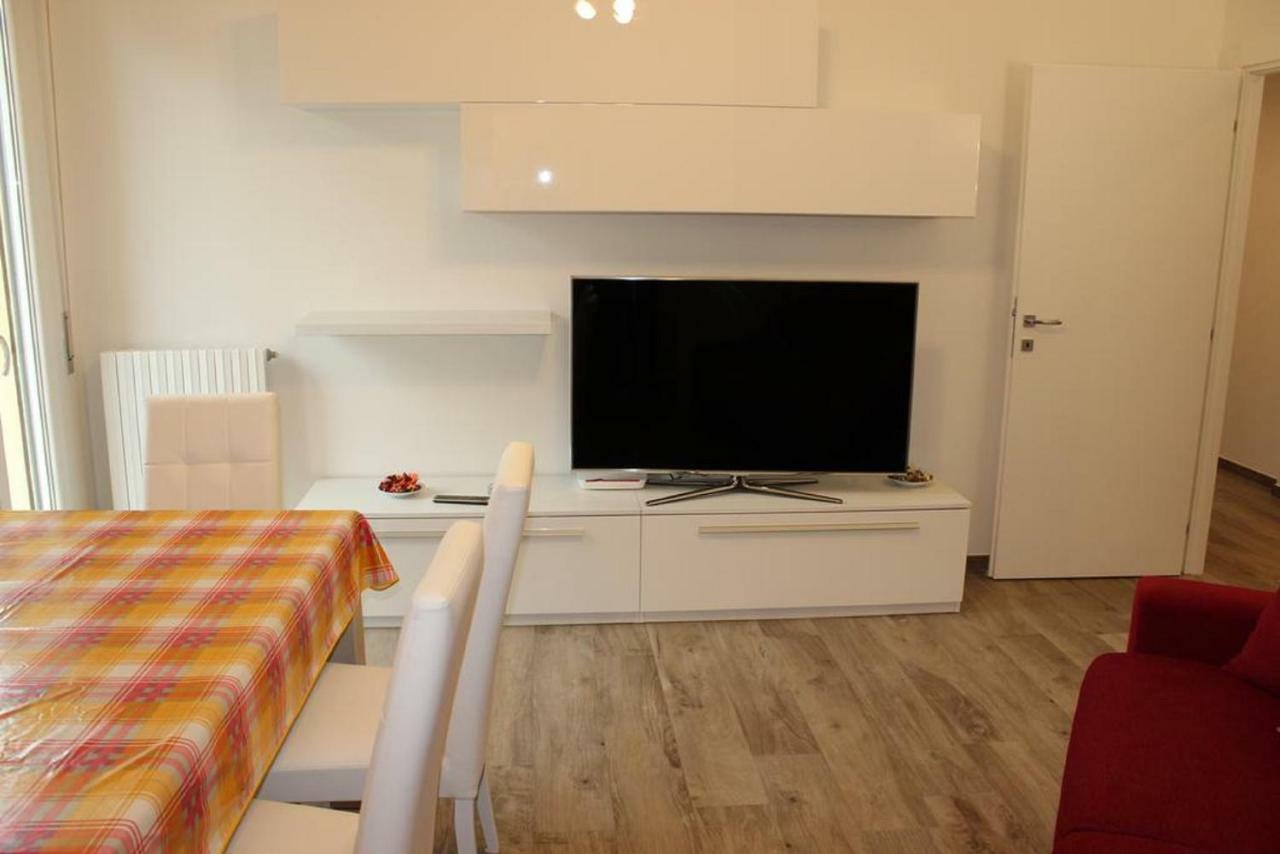 Light & Colours Apartment Bolonia Exterior foto
